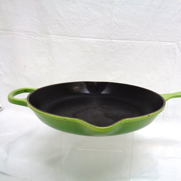 Le Creuset 12" cast iron enamel skillet Lime Green Made in France - Picture 11 of 11